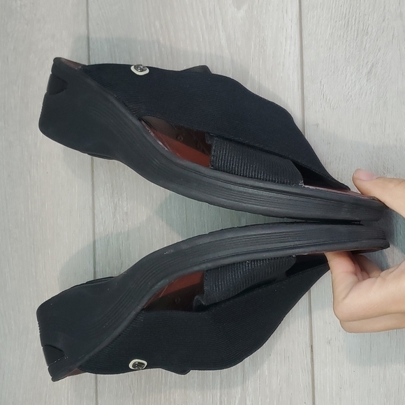 Bzees Womens Comfort Desire Peep Toe Elastic Strap Wedge Sandals shoes sz 10M - Picture 7 of 11